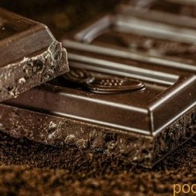 آیا شکلات خوردن باعث جوش زدن می شود؟